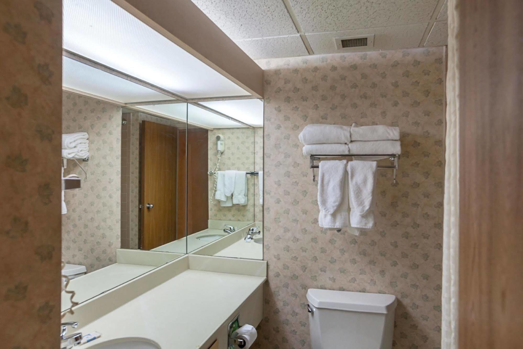 Magnuson Grand Hotel 3*